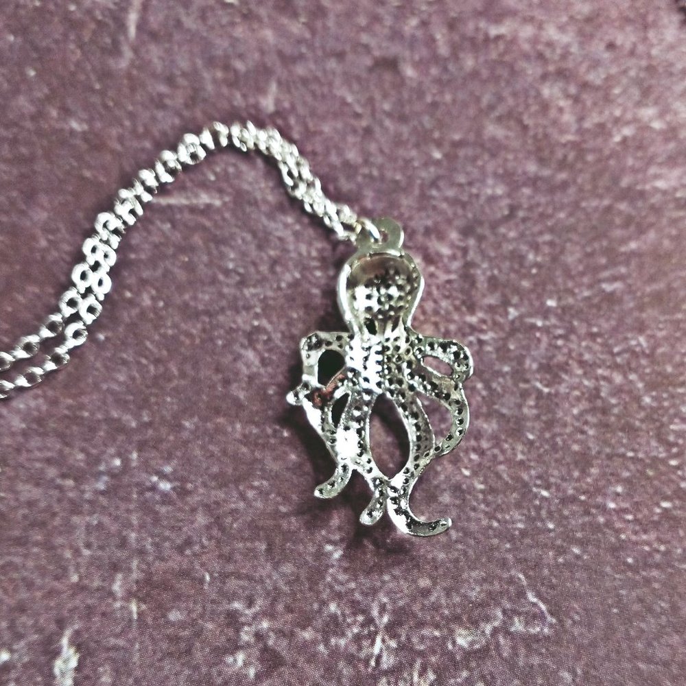 Dainty Silver Octopus Necklace - Picture 4 of 4